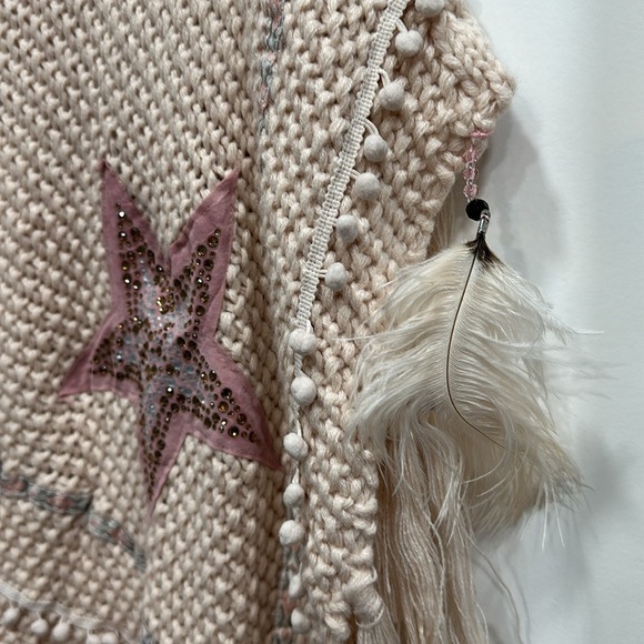 Soft Knit Poncho with Star Decor & Feather Tassels - Picture 3 of 14